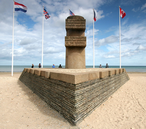 Image : Monument Signal à Bernières-sur-Mer (Juno Beach)